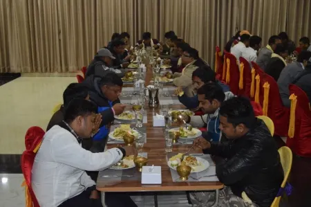 Hotel Chris Отели в г. Дибянагар