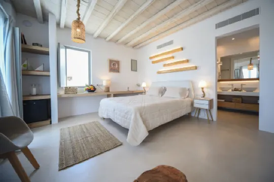 麥肯尼亞皇冠套房酒店