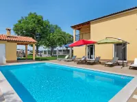Holiday Home in Buzet with Terrace - Swimmingpools
