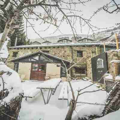 Mountain Hostel Tarter Hotel Exterior