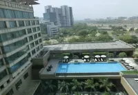 Crowne Plaza GURGAON by IHG - Rooftop Pools