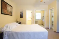 Mar Bay Exclusive Suites Hotels in Safety Harbor