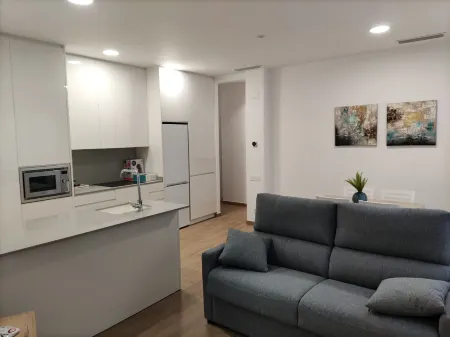 Iberflat Apartamentos Trinidad Отели рядом с достопримечательностью «Университет Хайме I»