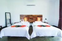 Ceyloni Hotel Hotels in Inamaluwa