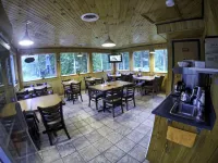 อัพสลีย์ อินน์ และ ร้านอาหาร