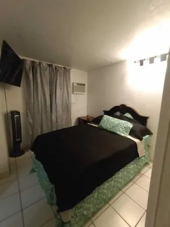 Cottage at West 7 Palms Отели рядом с достопримечательностью «Terminal 1 of Cyril E. King Airport»