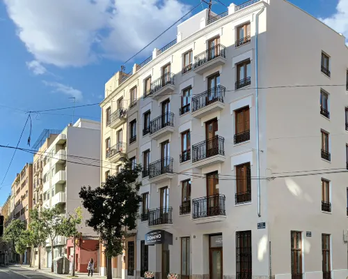Original Domino House Hotels near Gulliver