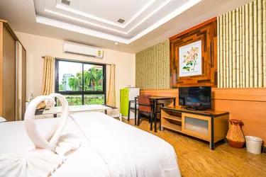 รูปภาพของพริ้วลมชมน้ำ