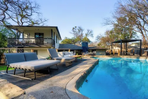 Luxury Zilker Home Pool Hot Tub Kitchen