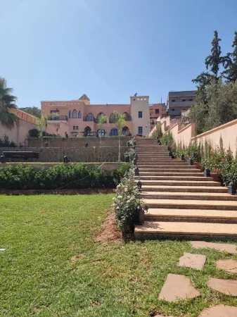 Riad Timskrine Отели в г. Azrou Melloul