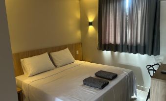 Izzy Hotel