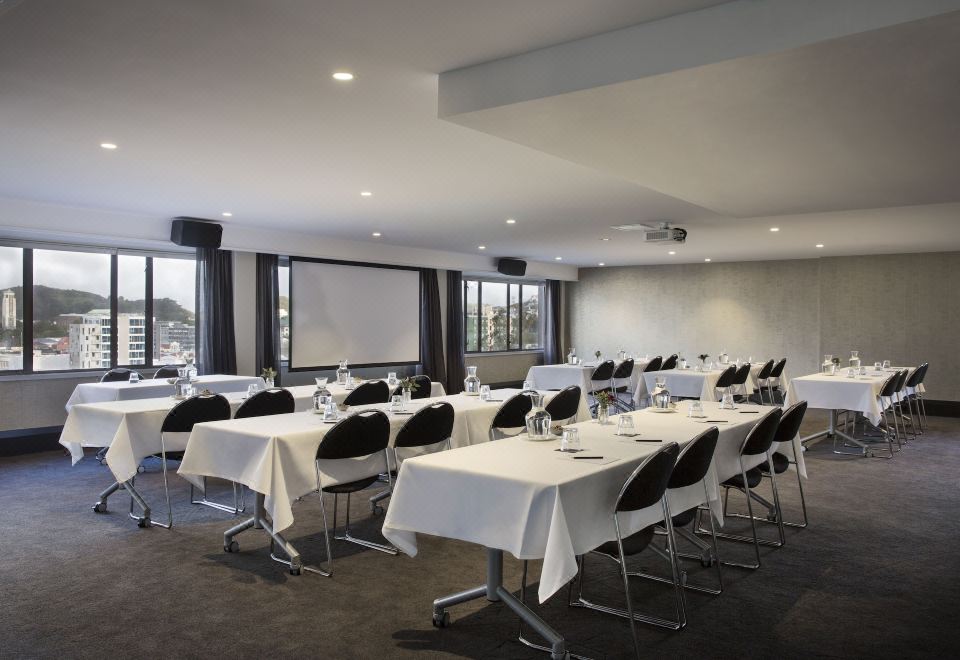 뫼벤픽 호텔 수영장