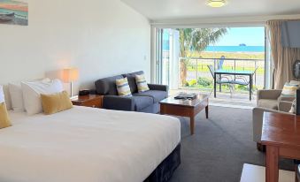 Baileys at the Beach