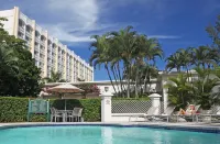 InterContinental Hotels SAN SALVADOR-METROCENTRO MALL by IHG - С бассейном