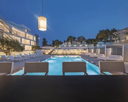 レイホテルコルフ ペラマのホテル