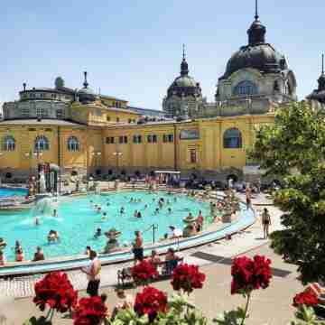 Stunning 2 Double Bedroom Apartment in the Centre of Budapest Fitness & Recreational Facilities