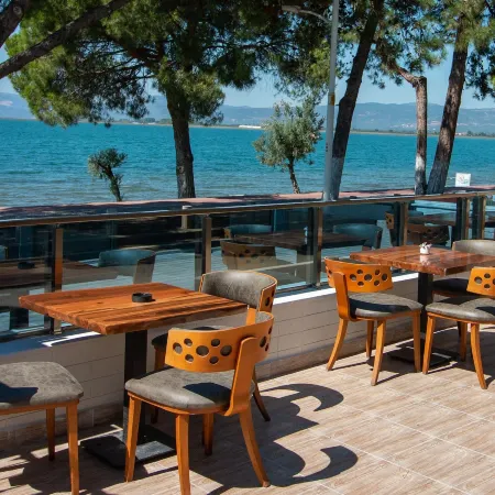 Lake LIFE Hotel