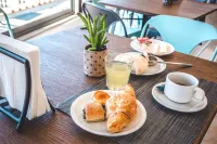 In Barcelos Hostel & Guest House - breakfast