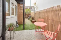 호스트 스테이 리트리트 바이 더 시