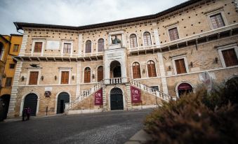 Palazzo Capparucci - Dimora Storica - Guest House