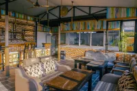 Roamers Inn - Hostel