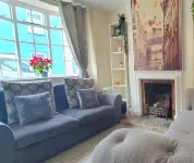 Inviting 2-Bed Cottage in Windsor Hotels in Eton