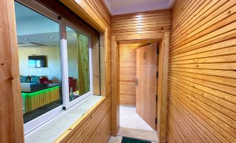 Luxurious Scandinavian-Style, Pool & Play Area