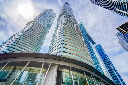 SkyTree Modern Suites Отели рядом с достопримечательностью «Хай-парк Зу»