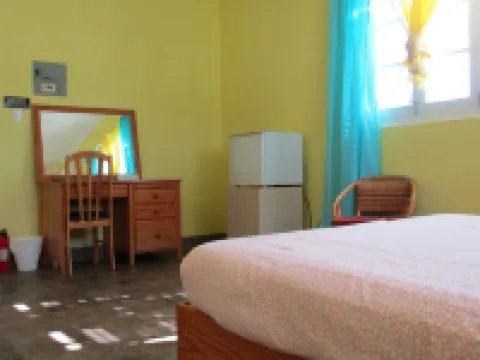 Harlem B & B Hotels in Oistins