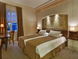 Mamaison le Regina Boutique Hotel