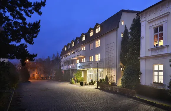 博爾諾維莫里斯公園酒店