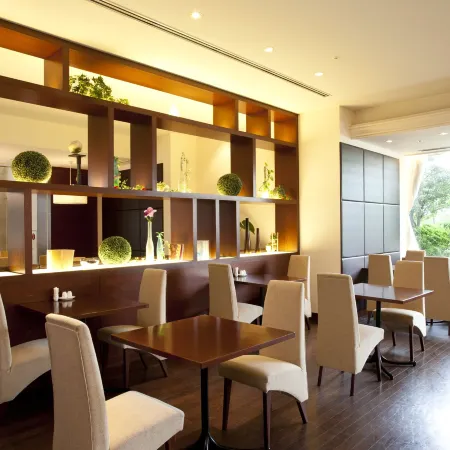 Rembrandt Hotel Oita Отели рядом с достопримечательностью «Mt. Takasaki»