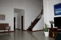 Liezel's B&B Hotels in Palompon