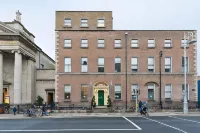 Gardiner House Hostel Отели в г. 
