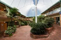 Mayfair Plaza Motel and Apartments Hotels in Sandy Bay