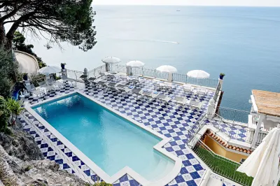 Hotel Villa Pandora Hotel dekat Castello di San Nicola de Thoro-Plano
