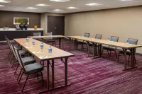 Courtyard Roseville Отели в г. Розвилл