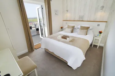 The Estuary - A Bar with Rooms Hotels in Ilston
