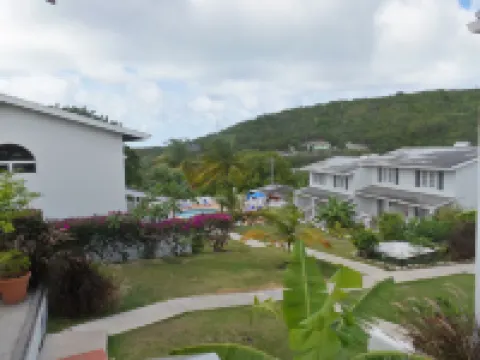 迪肯森灣小屋酒店
