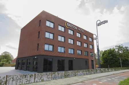 Bastion Hotel Leeuwarden Отели в г. Jorwert