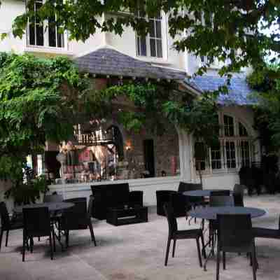 Logis Hôtel le Pavillon Bleu Hotel Exterior