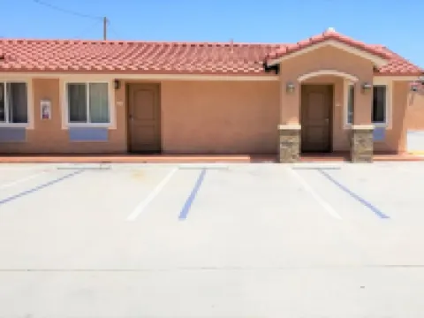 Diamond Bell Inn & Suites Hotels in Bell