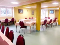 Hôtel Restaurant Du Lac Hôtels à : Combourg
