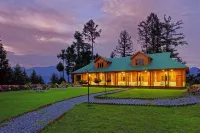 Spruce Resort Shogran - parking