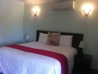 إكسيك كلوزيتس هوتل Hotels near Mokolodi Nature Reserve