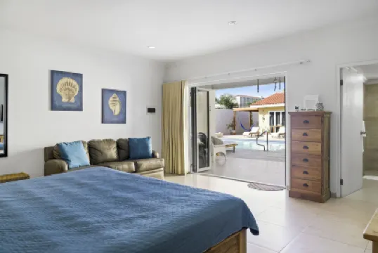 阿魯巴斯巴克瓦爾套房酒店