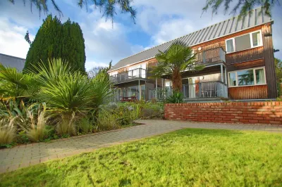 The Oaklands Hotel