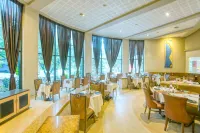 Neelams the Glitz - spa