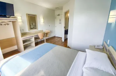 Motel 6 Portsmouth, NH Các khách sạn ở Dover
