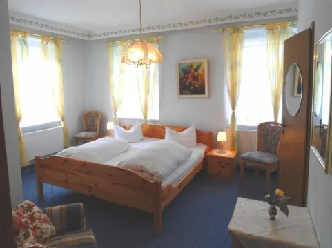 ホテル クローネ